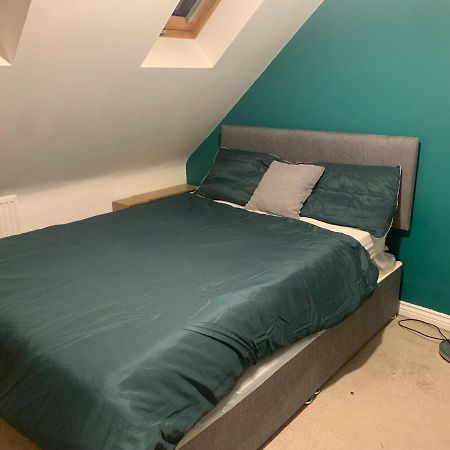 Comfy Double Bedroom In Greater Μάντσεστερ Εξωτερικό φωτογραφία